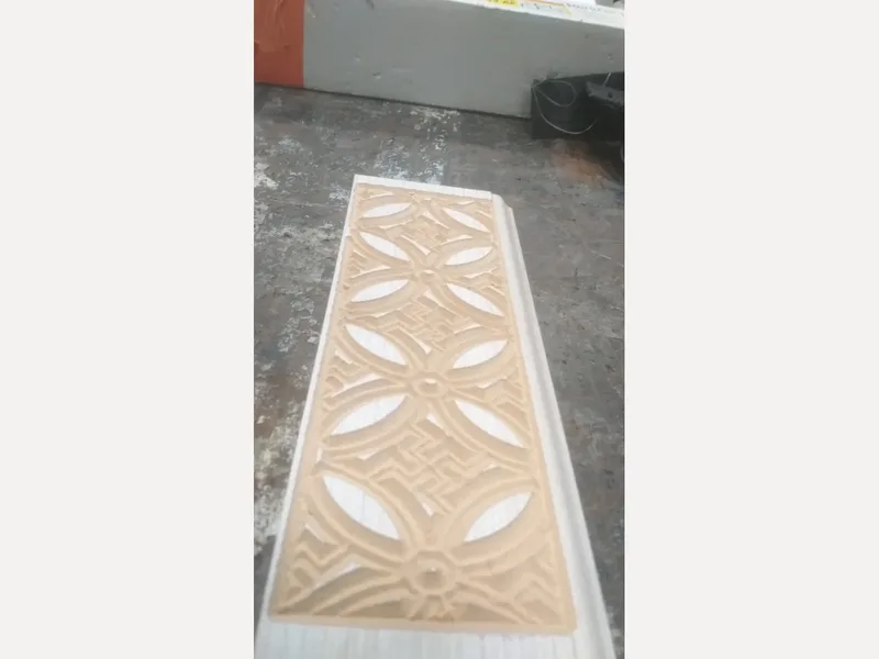 Panneau décoratif à motif ornemental
