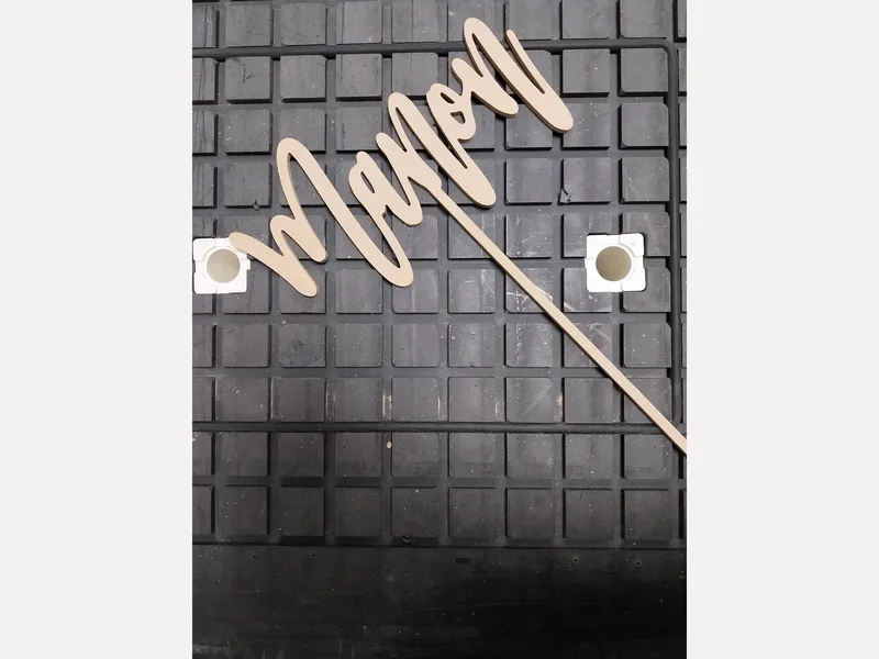 Lettrage décoratif découpé