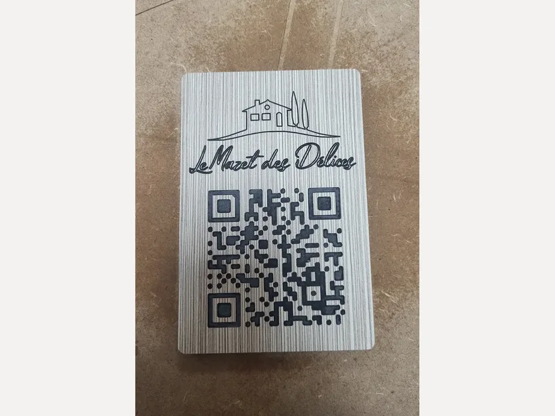 Plaquette avec logo et QR code